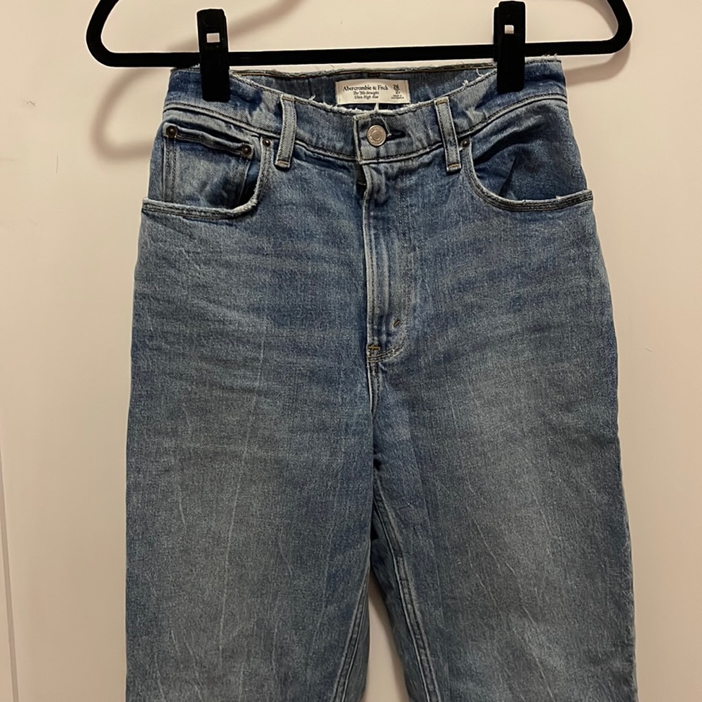 ABERCROMBIE - The 90’s Straight Ultra High Rise Curve Love